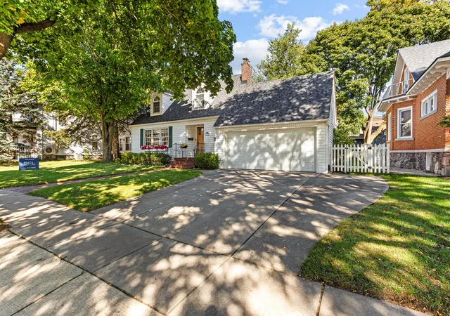 Photo 2 of Single family home for sale at 306 W Main St, Northville, MI 48167 | MLS# 81026052647 | Listing updated on 2026-10-07