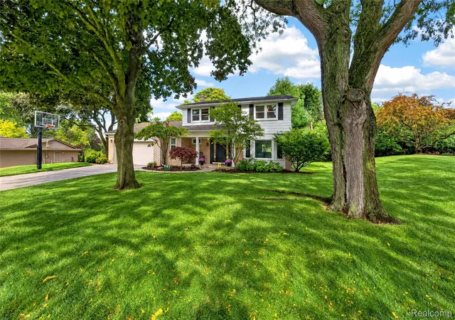 Photo 1 of Sale Pending at 3646 Tyrconnel Trl, West Bloomfield, MI 48323 | MLS# 20261079947 | Listing updated on 2026-10-19