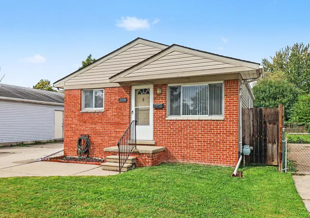 Photo 1 of Sale Pending at 25151 Pearl St, Roseville, MI 48066 | MLS# 81026052650 | Listing updated on 2026-10-19