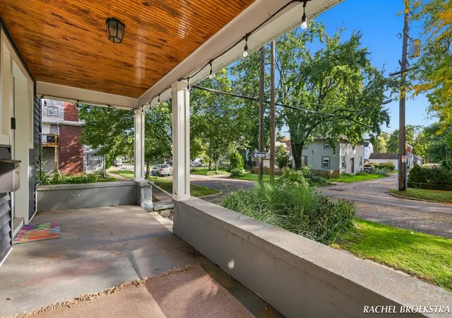 Photo 4 of Single family home for sale at 449 Giddings Ave SE, Grand Rapids, MI 49506 | MLS# 65026052653 | Listing updated on 2026-10-15