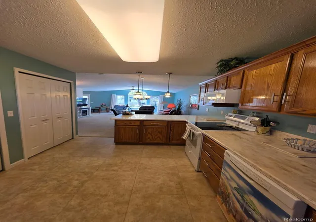 Listing Photo 3 - Condo for sale in building located at 1502 Carriage Dr, Tecumseh, MI 49286