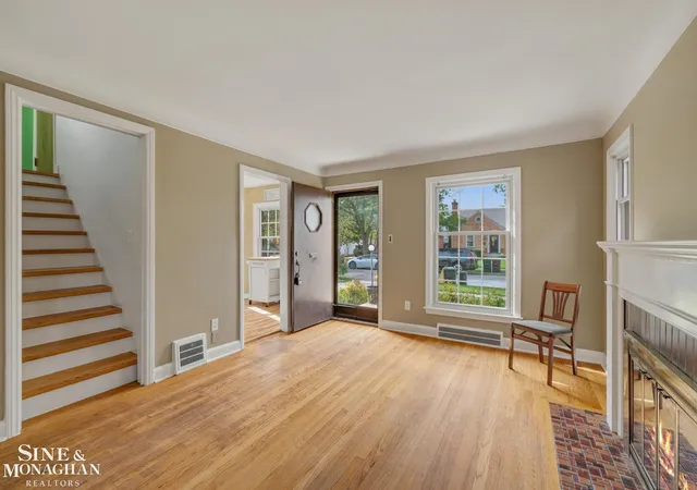 Photo 2 of Single family home for sale at 1242 Roslyn Rd, Grosse Pointe Woods, MI 48236 | MLS# 58050223737 | Listing updated on 2026-10-16