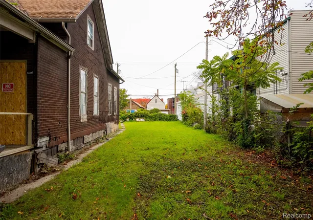 Photo 3 of Single family home for sale at 2214 Wabash St, Detroit, MI 48216 | MLS# 20261079965 | Listing updated on 2026-10-06