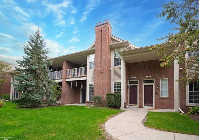 Photo 1 of Condo for sale at 15344 Yale Dr, Clinton Township, MI 48038 | MLS# 58050223752 | Listing updated on 2026-10-10