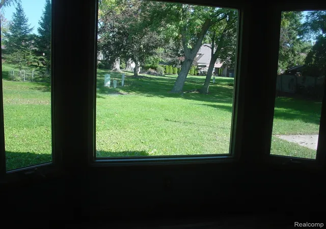 Photo 3 of Single family home for sale at 35238 Vargo St, Livonia, MI 48152 | MLS# 20261080002 | Listing updated on 2026-10-13