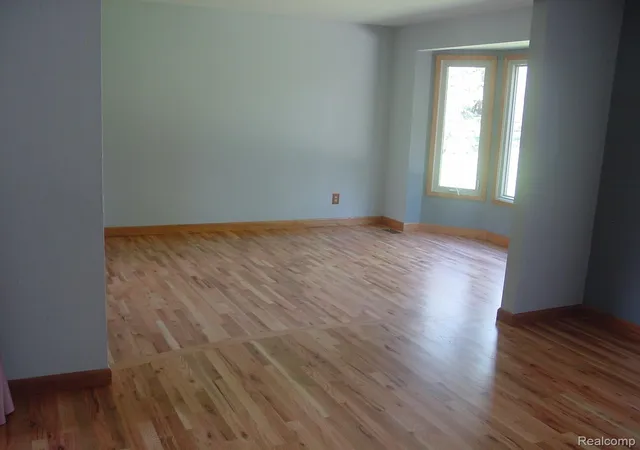 Photo 4 of Single family home for sale at 35238 Vargo St, Livonia, MI 48152 | MLS# 20261080002 | Listing updated on 2026-10-13