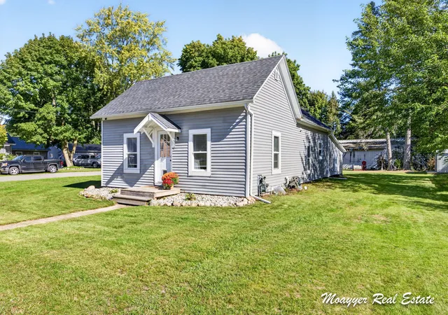 Photo 2 of Single family home for sale at 705 Washington St, Lakeview, MI 48850 | MLS# 65026052710 | Listing updated on 2026-10-09
