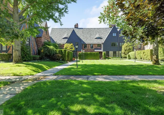 Photo 1 of Sale Pending at 325 Rivard Blvd, Grosse Pointe, MI 48230 | MLS# 58050223759 | Listing updated on 2026-10-06