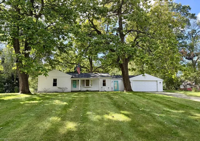 Photo 1 of Single family home for sale at 620 S Briarvale Dr, Auburn Hills, MI 48326 | MLS# 58050223763 | Listing updated on 2026-10-05