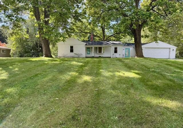 Photo 2 of Single family home for sale at 620 S Briarvale Dr, Auburn Hills, MI 48326 | MLS# 58050223763 | Listing updated on 2026-10-05