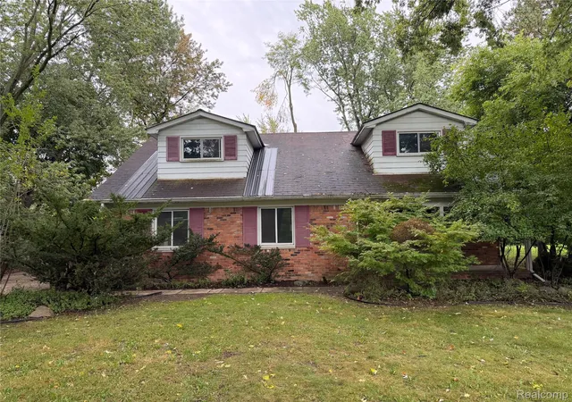 Photo 1 of Sale Pending at 2109 Walton Blvd, Rochester Hills, MI 48309 | MLS# 20261080028 | Listing updated on 2026-10-10