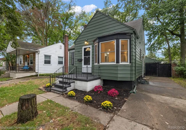 Photo 3 of Single family home for sale at 235 Flowerdale St, Ferndale, MI 48220 | MLS# 20261080038 | Listing updated on 2026-10-04