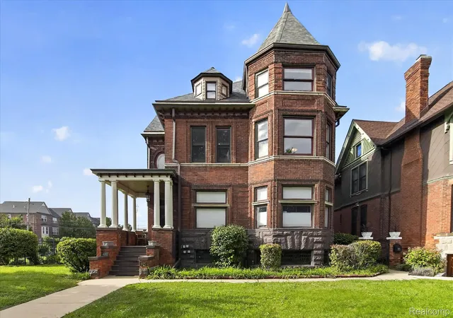 Listing Photo 1 - Condo for sale in building located at 405 E Fry St, Detroit, MI 48219 - Unit #2B