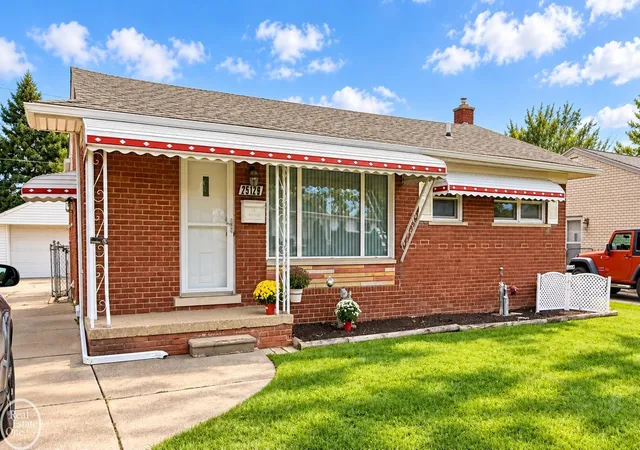 Photo 2 of Single family home for sale at 25129 Wagner Ave, Warren, MI 48089 | MLS# 58050223767 | Listing updated on 2026-10-09