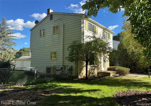 Photo 2 of Single family home for sale at 23236 Albion Ave, Farmington Hills, MI 48336 | MLS# 20261080044 | Listing updated on 2026-10-20