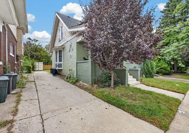 Photo 3 of Single family home for sale at 90 Richton St, Highland Park, MI 48203 | MLS# 20261080045 | Listing updated on 2026-10-14