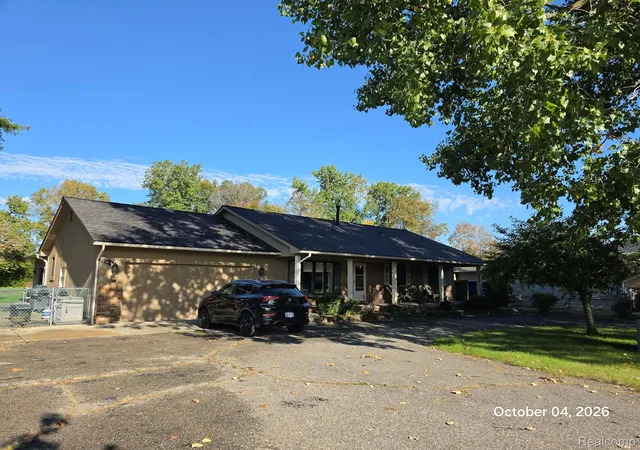 Photo 1 of Single family home for sale at 34781 Union Lake Rd, Clinton Charter Township Macomb, MI 48035 | MLS# 20261080061 | Listing updated on 2026-10-05