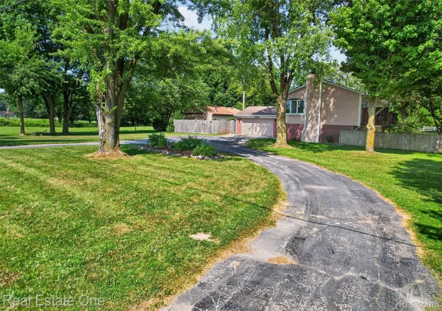 Photo 1 of Single family home for sale at 7990 Tower Rd, South Lyon, MI 48178 | MLS# 20261080064 | Listing updated on 2026-10-13