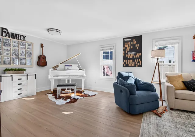Photo 3 of Single family home for sale at 158 Park St, Pentwater, MI 49449 | MLS# 67026052756 | Listing updated on 2026-10-06
