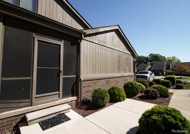 Photo 3 of Condo for sale at 9876 Hawthorne Glen Dr, Grosse Ile, MI 48138 | MLS# 20261080067 | Listing updated on 2026-10-14