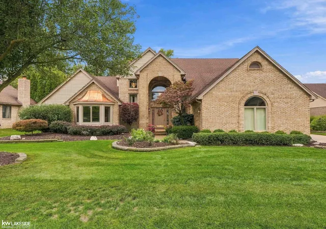 Photo 1 of Single family home for sale at 8825 Grace St, Shelby Township, MI 48317 | MLS# 58050223779 | Listing updated on 2026-10-21