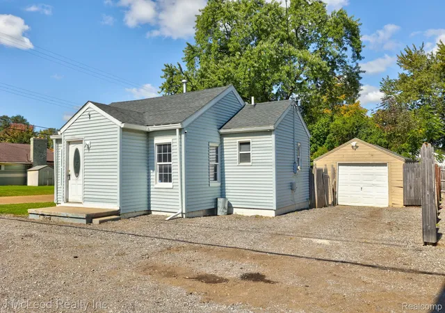 Photo 1 of Single family home for sale at 4083 Richfield Rd, Flint, MI 48506 | MLS# 20261080073 | Listing updated on 2026-10-22