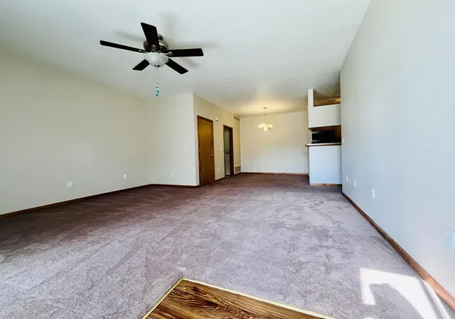 Listing Photo 4 - Condo for sale in building located at 15745Th Pkwy Ln, Wayne, MI 48195 - Unit #1
