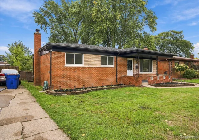 Photo 3 of Single family home for sale at 32654 Bunert Rd, Warren, MI 48088 | MLS# 20261080099 | Listing updated on 2026-10-12