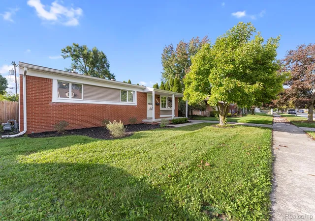 Photo 1 of Sale Pending at 31700 Lafler Dr, Rockwood, MI 48173 | MLS# 20261080100 | Listing updated on 2026-10-06