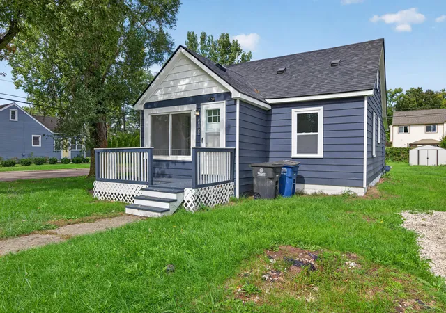 Photo 1 of Single family home for sale at 33550 Beechwood St, Westland, MI 48185 | MLS# 81026052788 | Listing updated on 2026-10-03