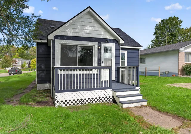 Photo 2 of Single family home for sale at 33550 Beechwood St, Westland, MI 48185 | MLS# 81026052788 | Listing updated on 2026-10-03