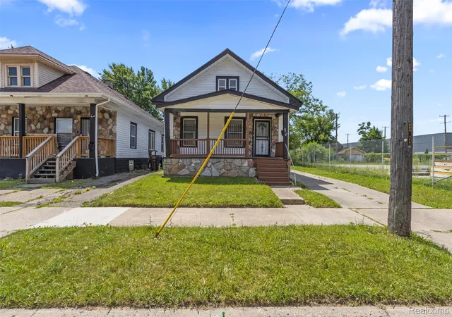 Photo 2 of Single family home for sale at 7413 Elmhurst St, Detroit, MI 48204 | MLS# 20261080113 | Listing updated on 2026-10-04
