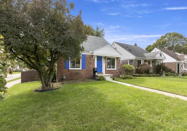 Photo 2 of Single family home for sale at 24601 Carlysle St, Dearborn, MI 48124 | MLS# 81026052800 | Listing updated on 2026-10-06