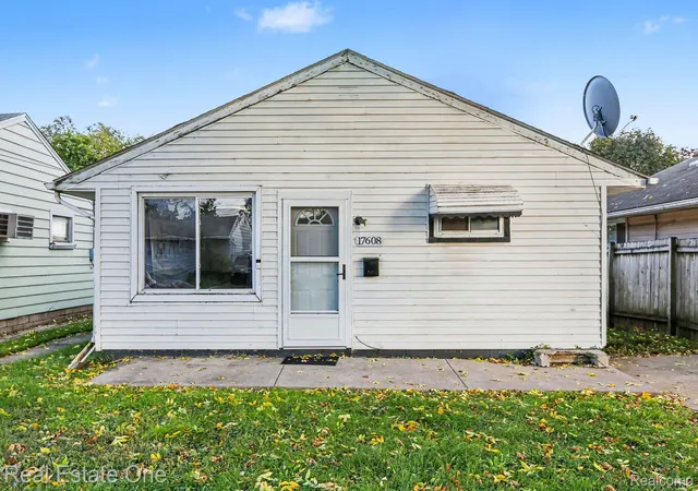 Single family home for sale at 17608 Flora St, Melvindale, MI 48122 | MLS# 20261080126