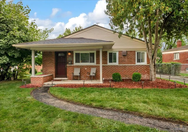 Single family home for sale at 17319 Wiltshire Blvd, Southfield, MI 48076 | MLS# 20261080128