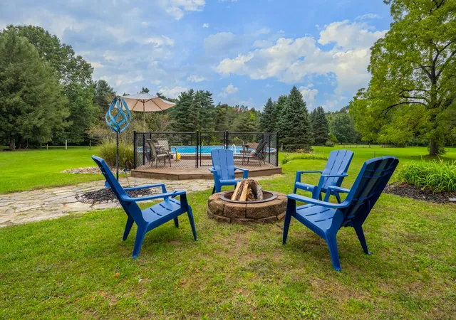 Photo 2 of Single family home for sale at 4155 Hagar Shore Rd, Coloma, MI 49038 | MLS# 69026052812 | Listing updated on 2026-10-04