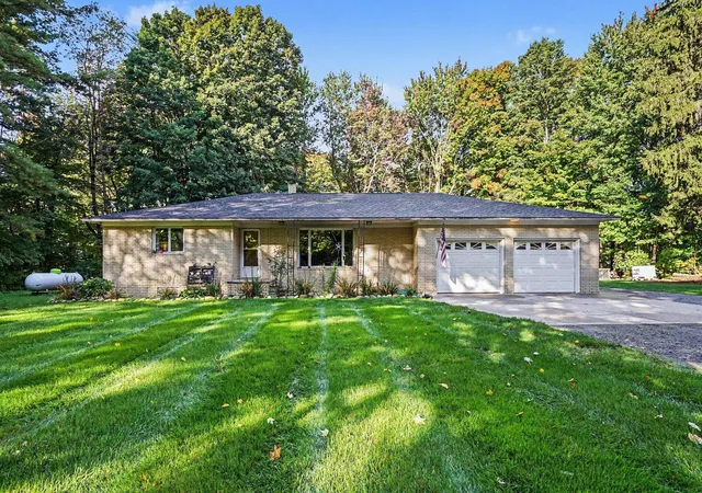 Photo 2 of Single family home for sale at 8023 S 56th Avenue, Montague, MI 49437 | MLS# 67026052814 | Listing updated on 2026-10-09