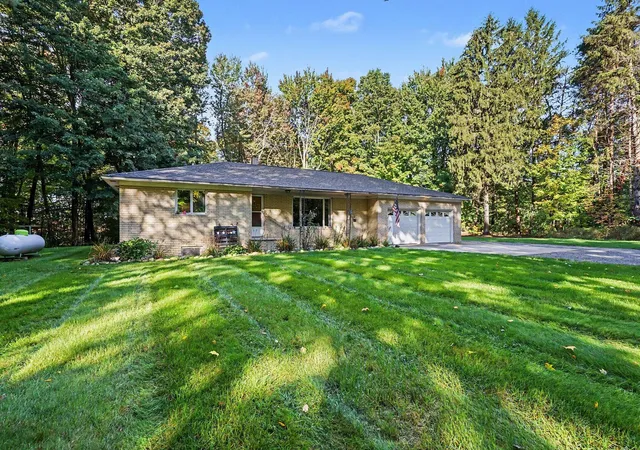 Photo 3 of Single family home for sale at 8023 S 56th Avenue, Montague, MI 49437 | MLS# 67026052814 | Listing updated on 2026-10-09