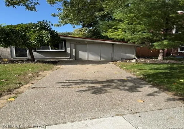 Photo 2 of Single family home for sale at 2641 13th Street, Port Huron, MI 48060 | MLS# 20261080138 | Listing updated on 2026-10-07