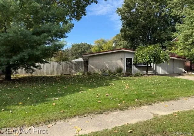 Photo 3 of Single family home for sale at 2641 13th Street, Port Huron, MI 48060 | MLS# 20261080138 | Listing updated on 2026-10-07