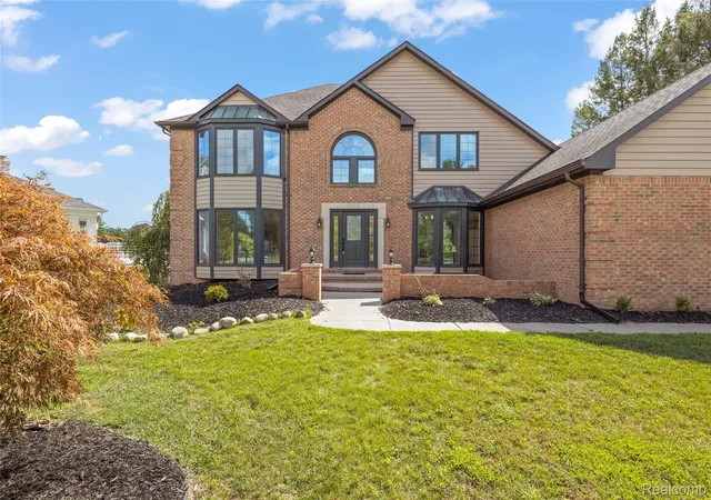 Photo 4 of Single family home for sale at 8828 Grace St, Shelby Township, MI 48317 | MLS# 20261080140 | Listing updated on 2026-10-13