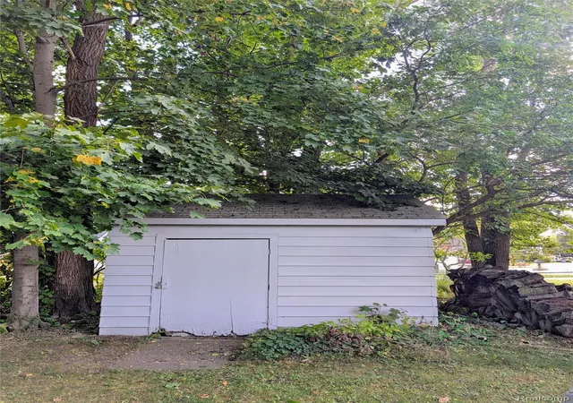 Photo 34 of Single family home for sale at 16055 Whitehead Dr, Linden, MI 48451 | MLS# 20261080152 | Listing updated on 2026-10-20