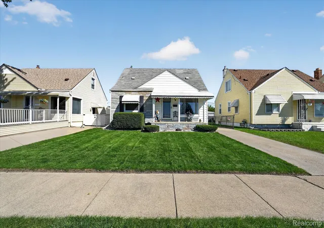 Photo 3 of Single family home for sale at 1908 Anne Ave, Lincoln Park, MI 48146 | MLS# 20261080156 | Listing updated on 2026-10-17