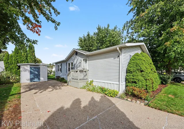 Photo 3 of Single family home for sale at 12371 Quail Ct, Shelby Township, MI 48315 | MLS# 20261080172 | Listing updated on 2026-10-18