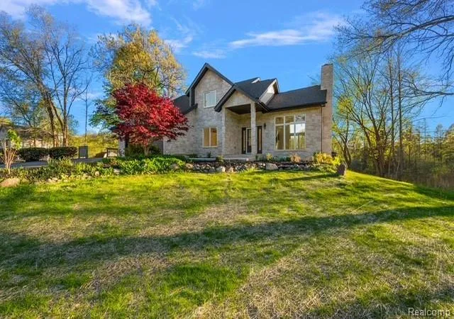 Photo 3 of Single family home for sale at 1585 Houghton Trl, Ortonville, MI 48462 | MLS# 20261080184 | Listing updated on 2026-10-09