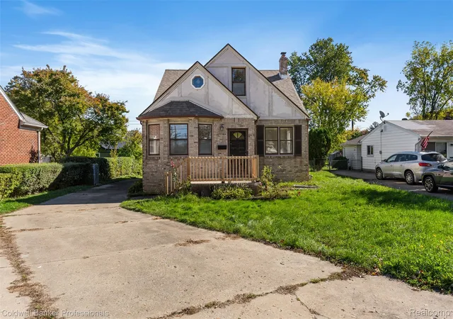 Photo 3 of Single family home for sale at 29344 Utica Rd, Roseville, MI 48066 | MLS# 20261080183 | Listing updated on 2026-10-11
