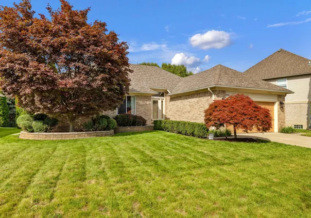 Photo 3 of Single family home for sale at 39265 Canterbury Dr, Harrison Township, MI 48045 | MLS# 58050223807 | Listing updated on 2026-10-11