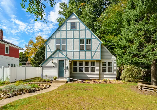 Photo 1 of Sale Pending at 179 N Union St, Battle Creek, MI 49017 | MLS# 64026052840 | Listing updated on 2026-10-13