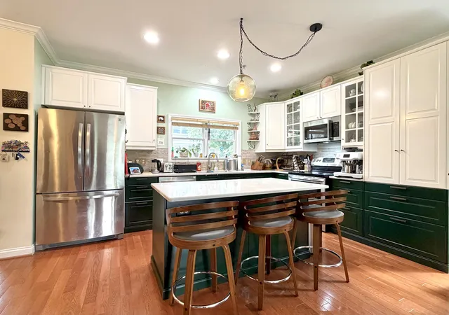 Listing Photo 2 - Condo for sale in building located at 560 Little Lake Dr, Ann Arbor, MI 48103 - Unit #12