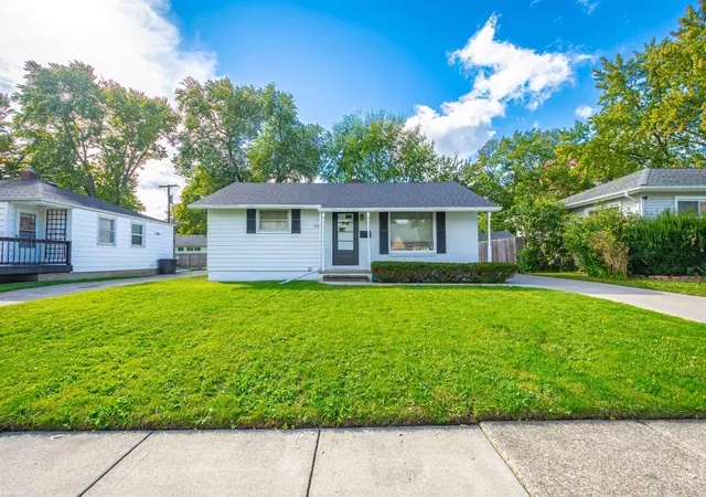 Photo 1 of Single family home for sale at 1009 16th Street, Port Huron, MI 48060 | MLS# 58050223813 | Listing updated on 2026-10-07